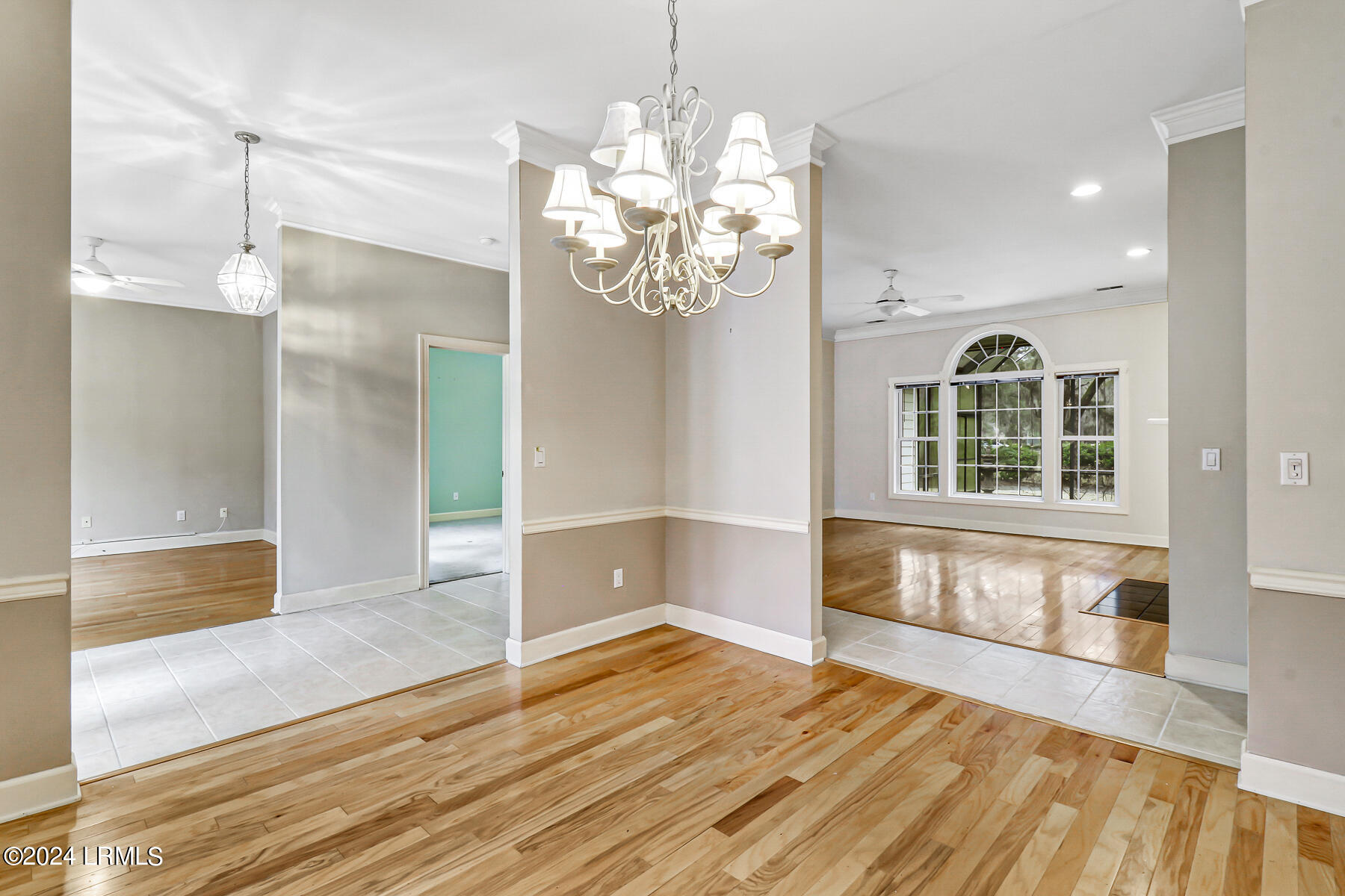33 White Oaks Circle