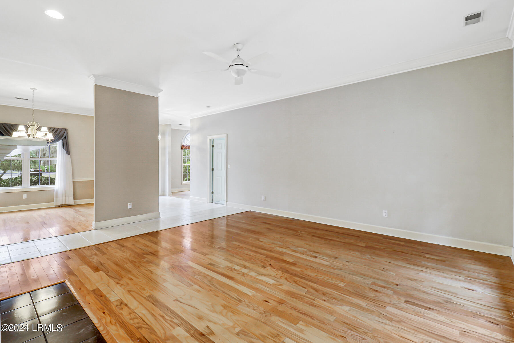 33 White Oaks Circle