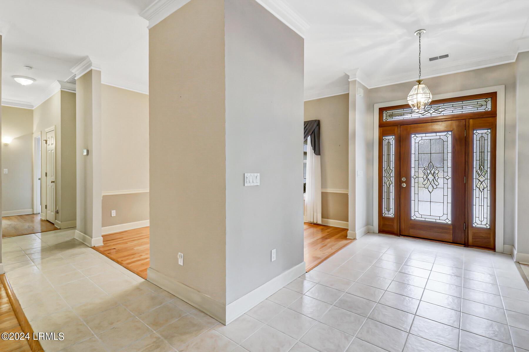 33 White Oaks Circle