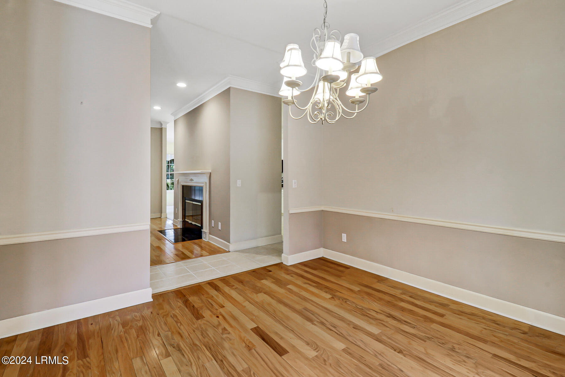 33 White Oaks Circle