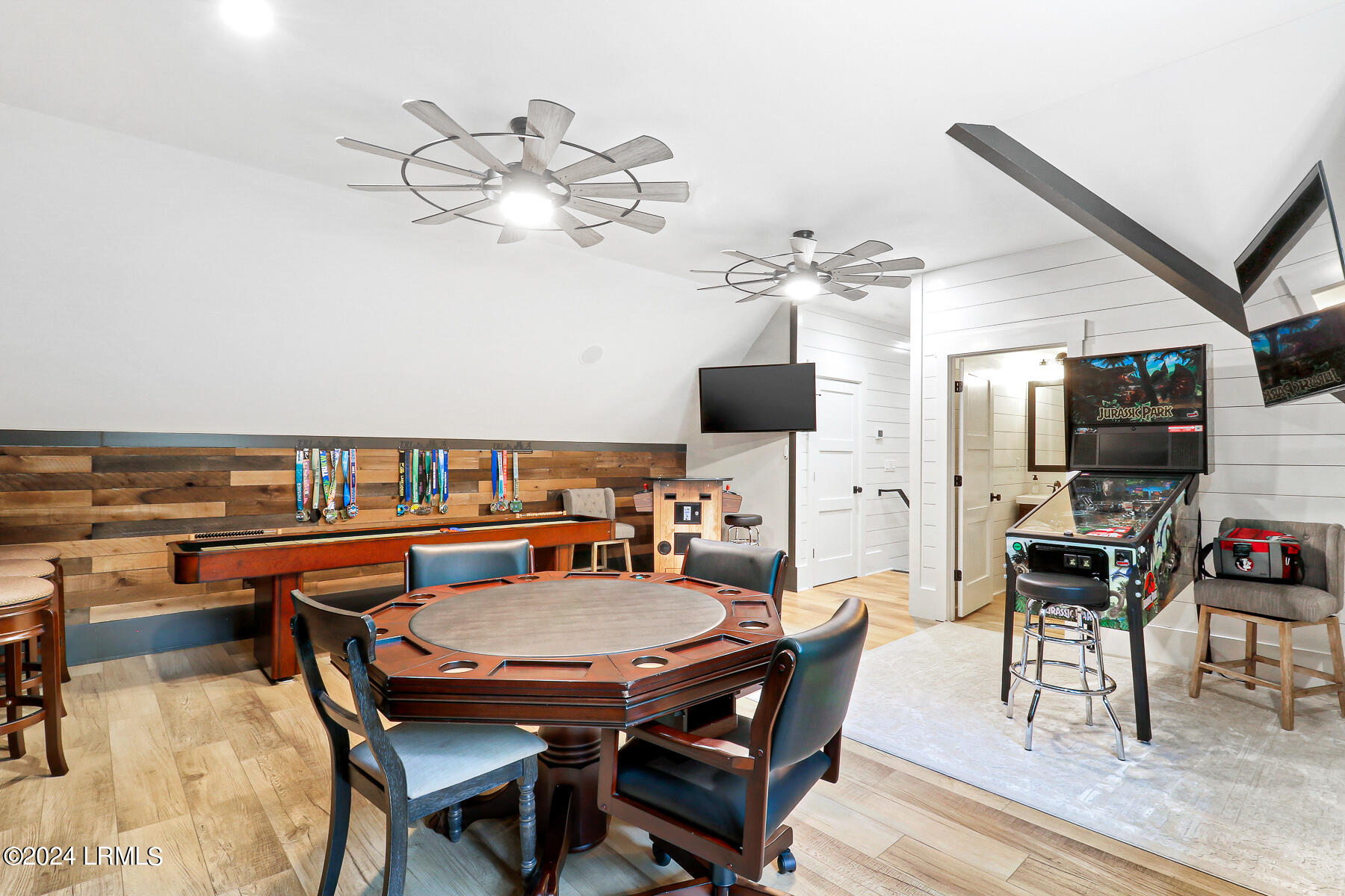 16 Lancaster Boulevard
