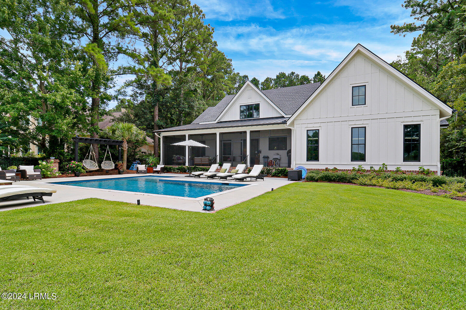 16 Lancaster Boulevard