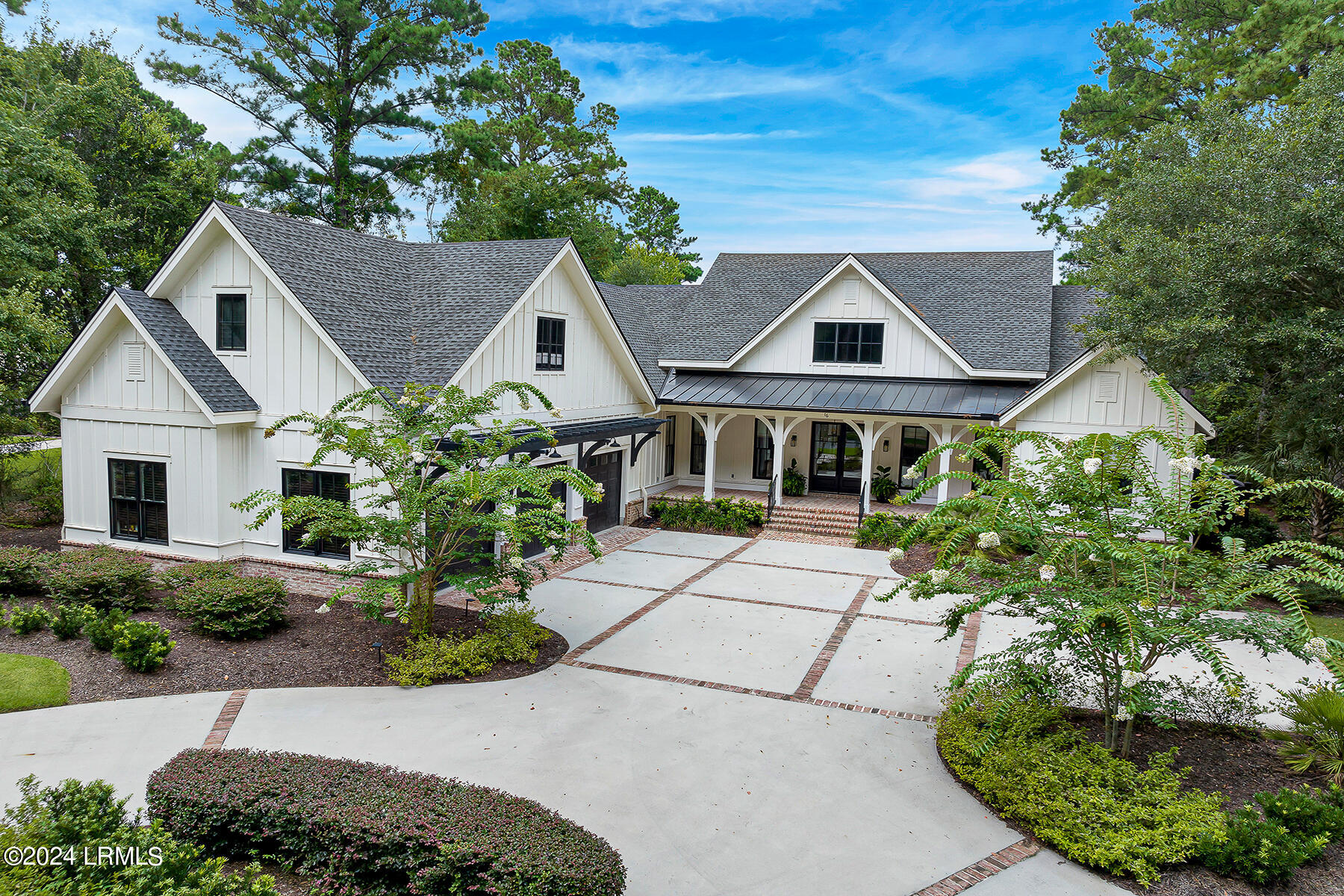 16 Lancaster Boulevard