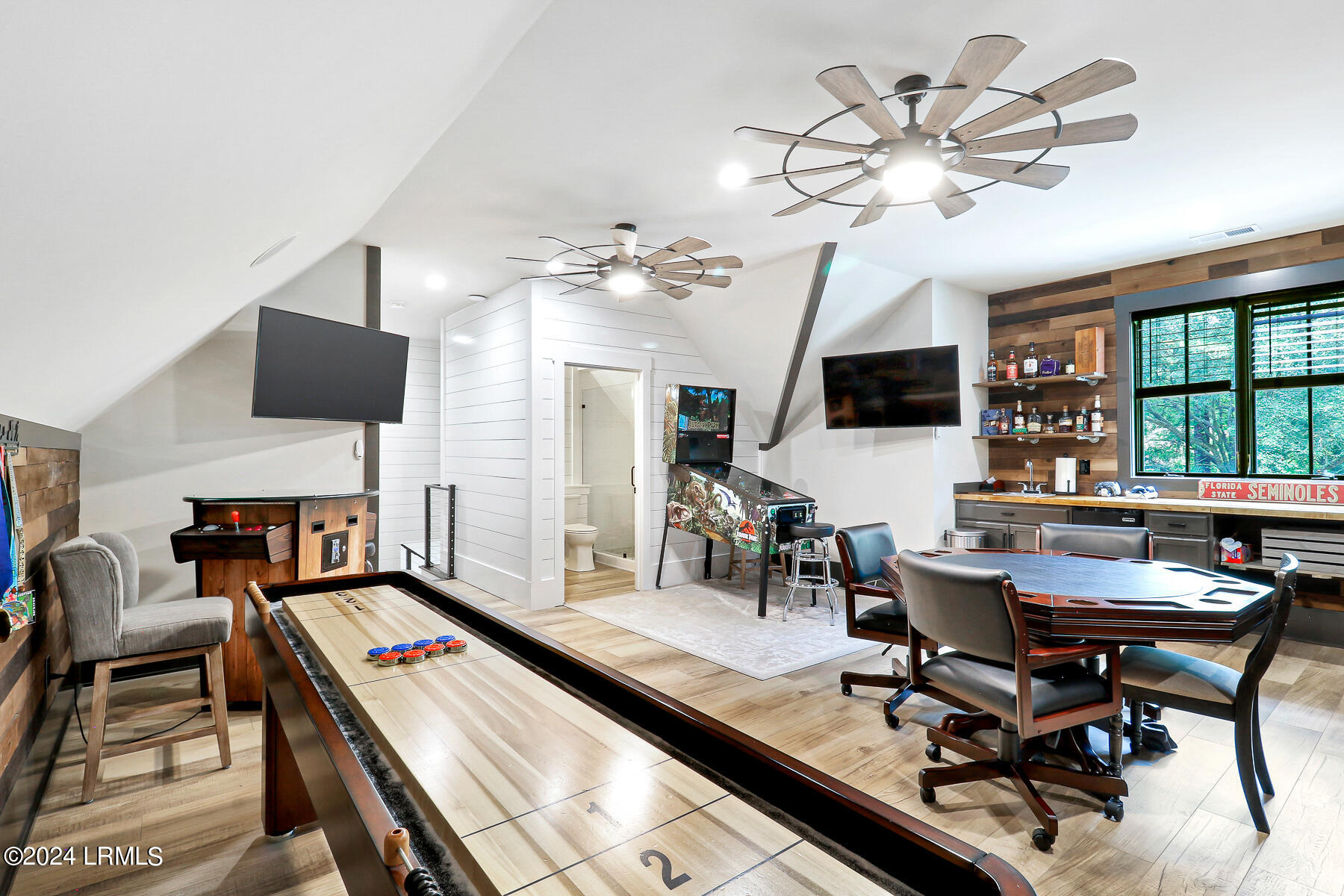 16 Lancaster Boulevard