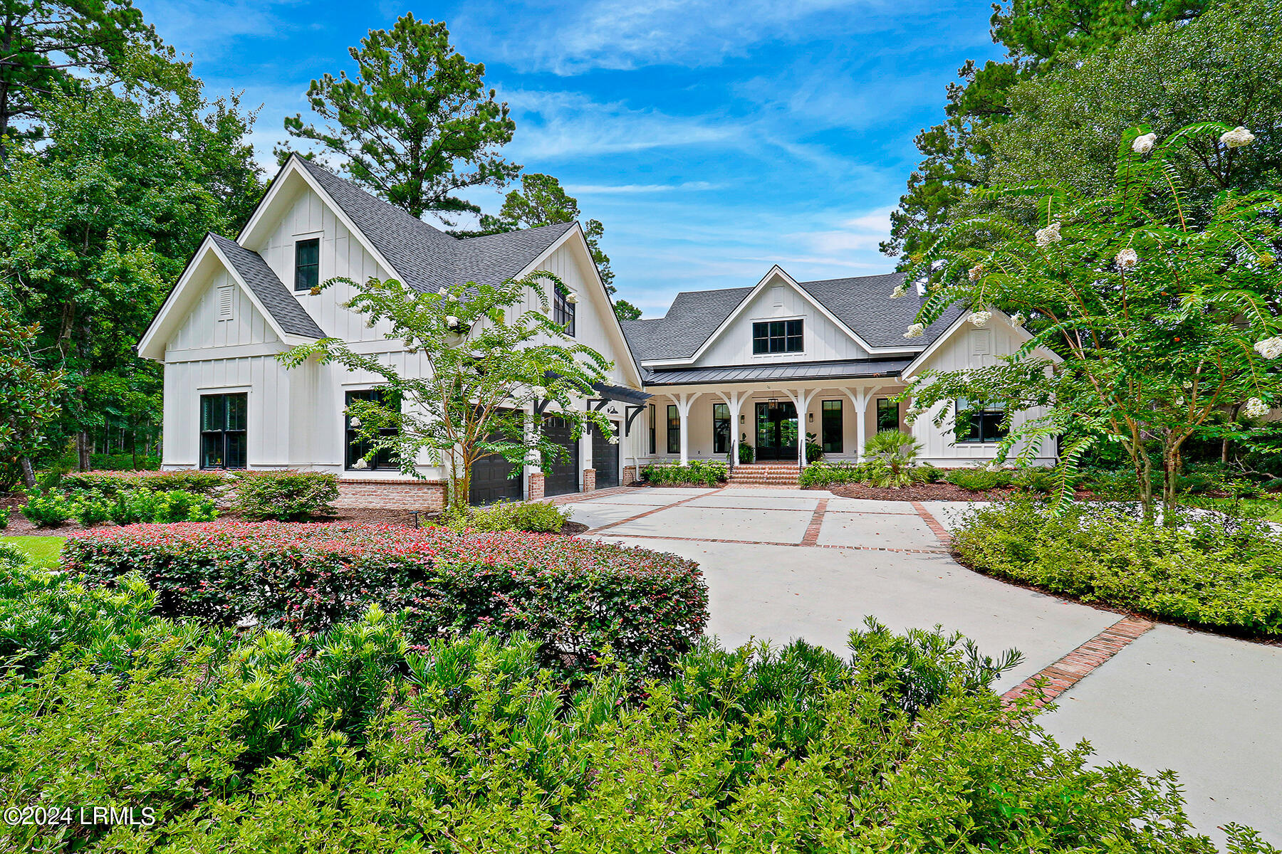 16 Lancaster Boulevard
