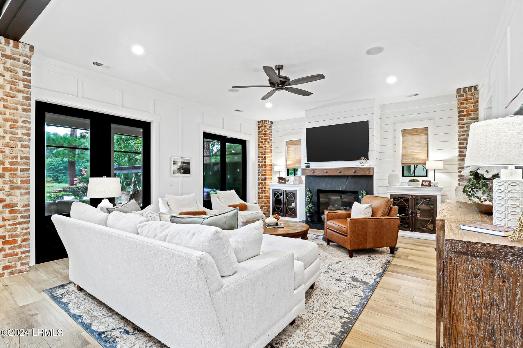 16 Lancaster Boulevard