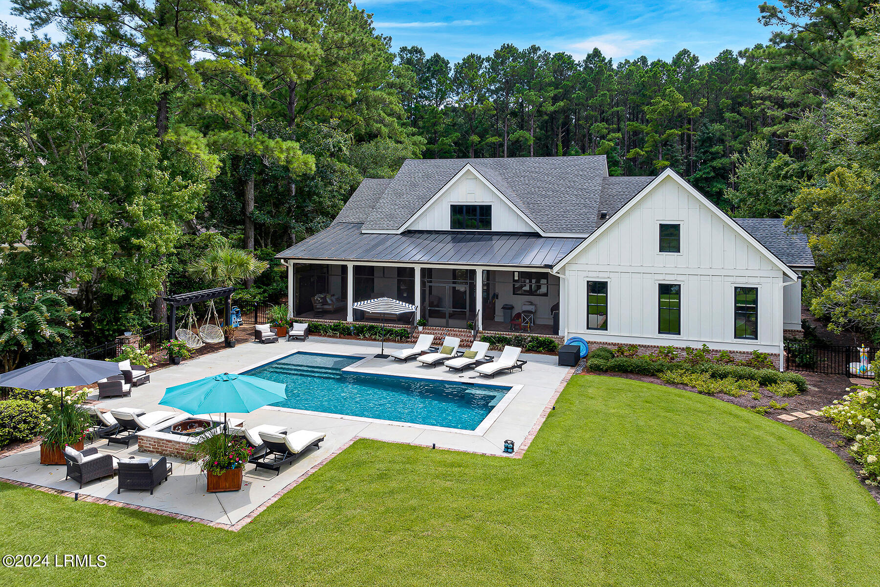 16 Lancaster Boulevard