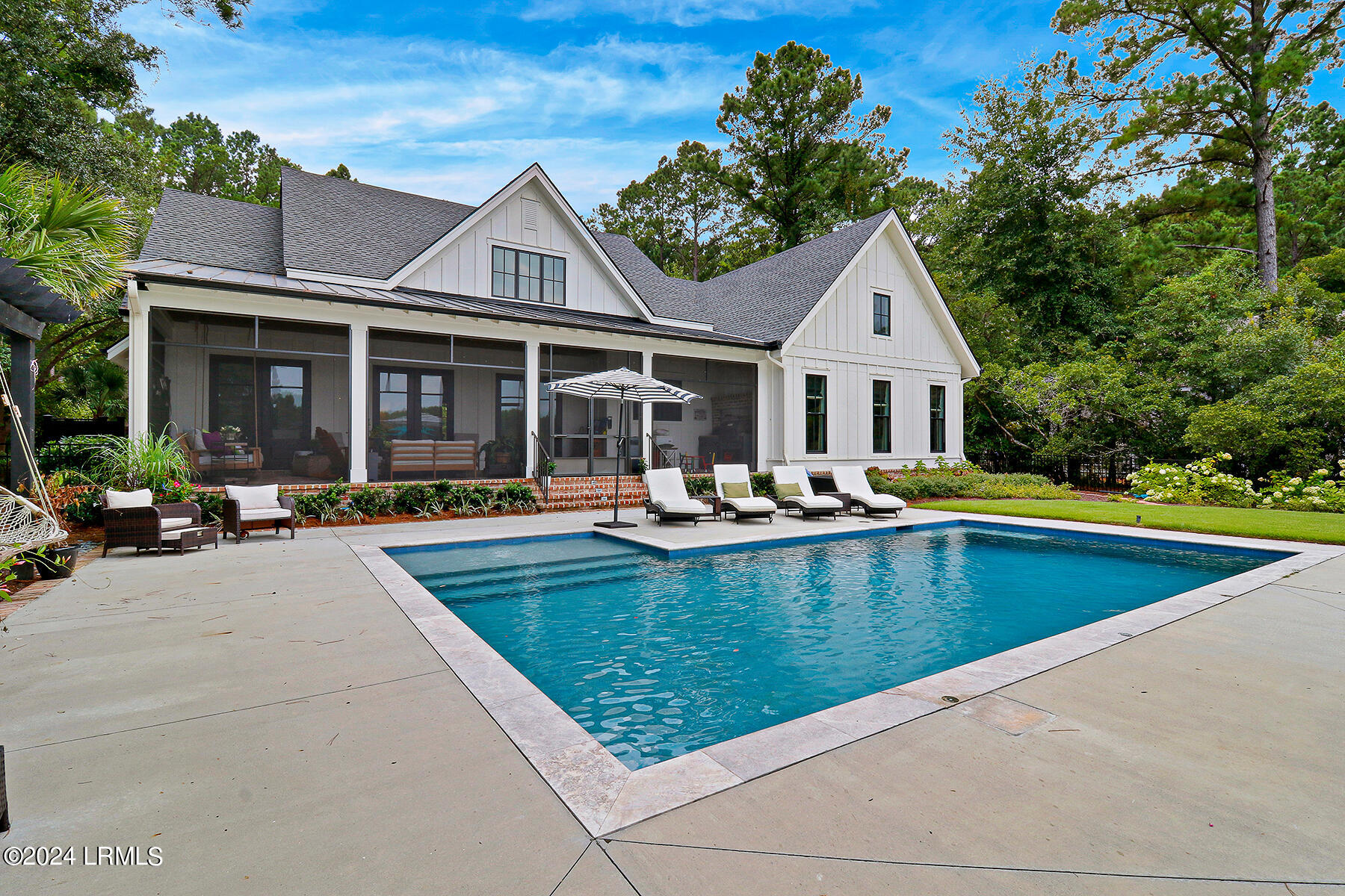 16 Lancaster Boulevard