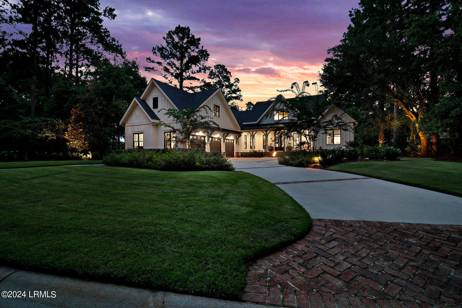 16 Lancaster Boulevard
