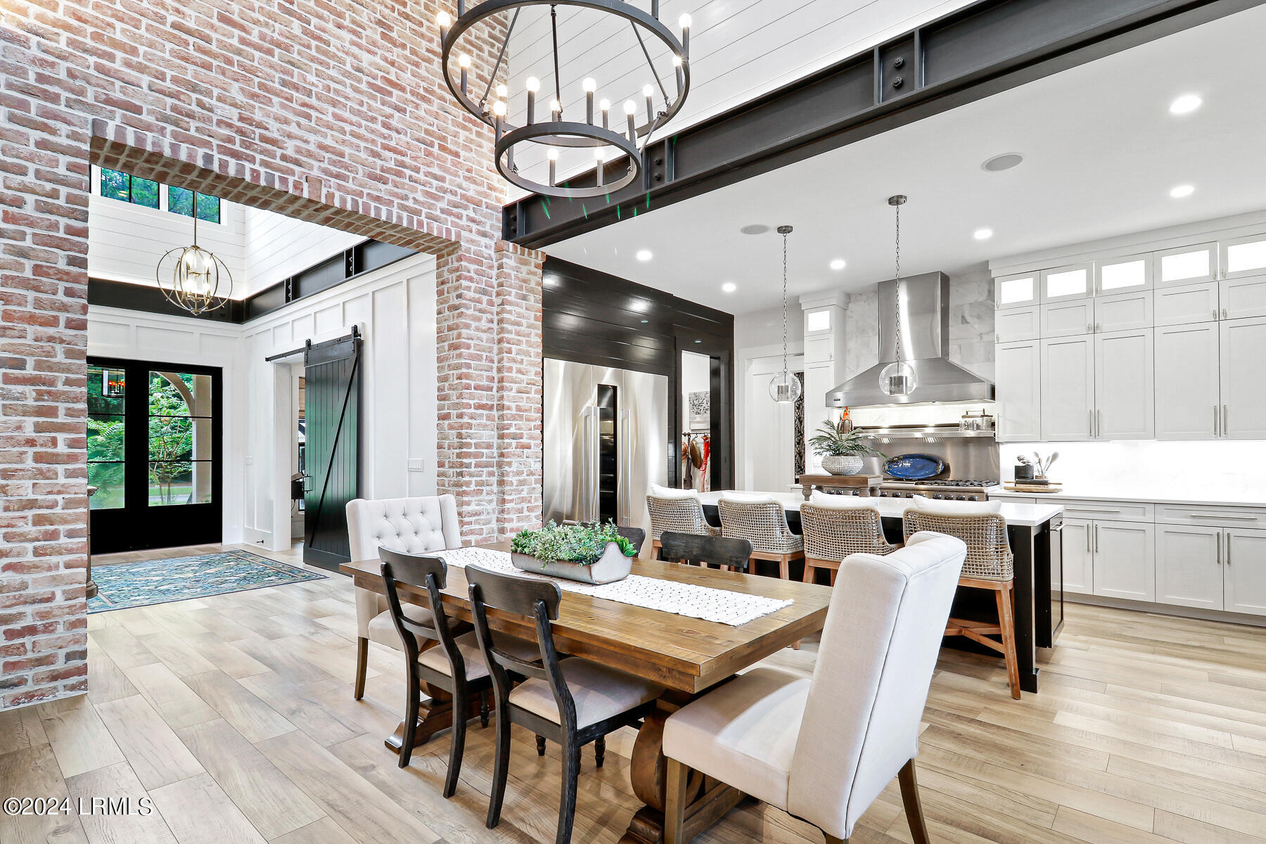 16 Lancaster Boulevard
