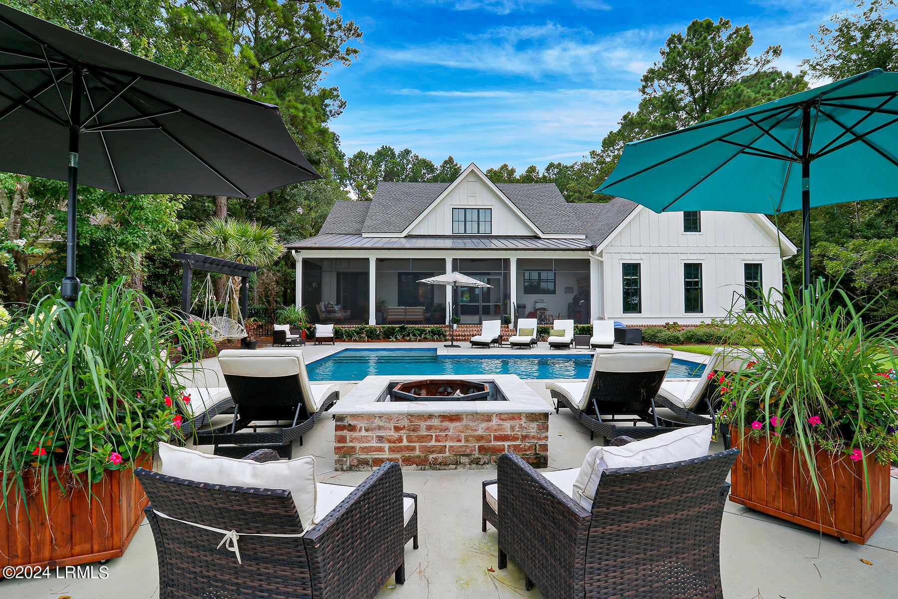 16 Lancaster Boulevard