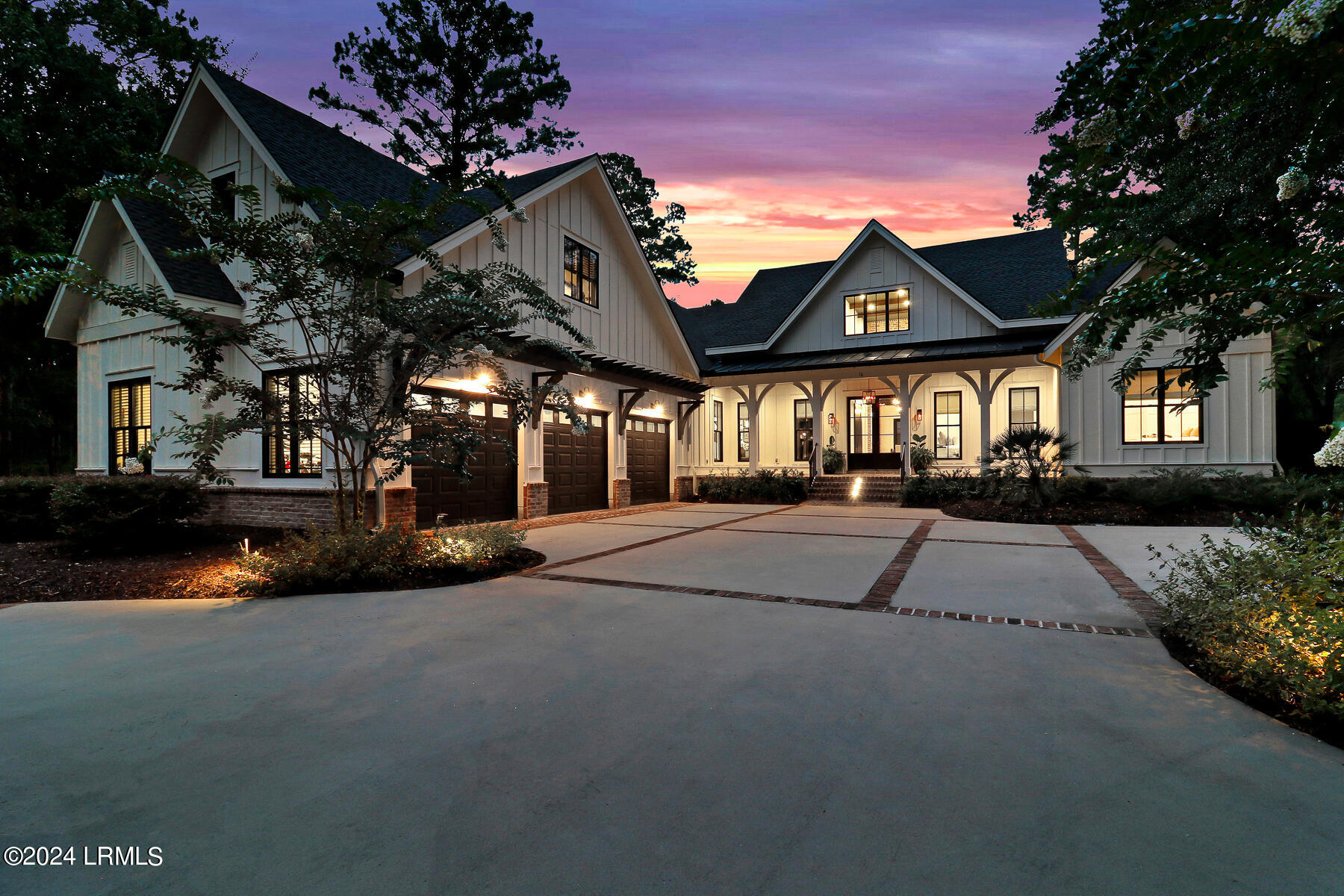 16 Lancaster Boulevard
