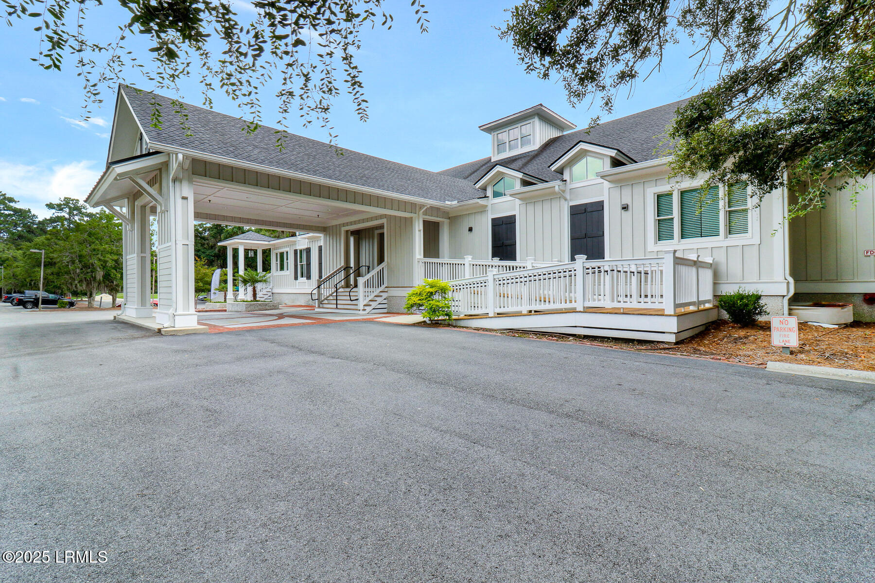 190 Whiteoaks Circle