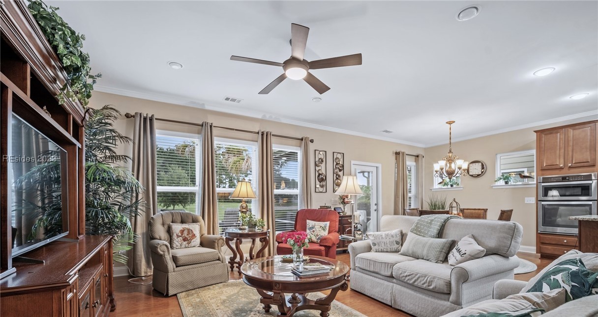 157 Canterbury Court