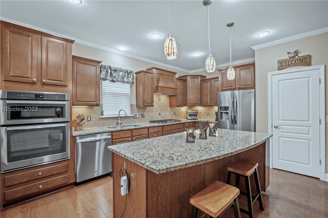 157 Canterbury Court