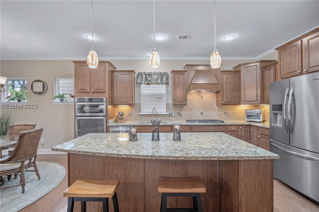 157 Canterbury Court