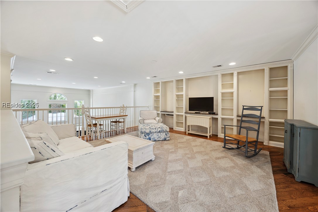 19 Sedgewick Avenue