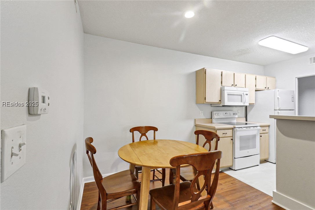 897 Fording Island Road Unit: 1004