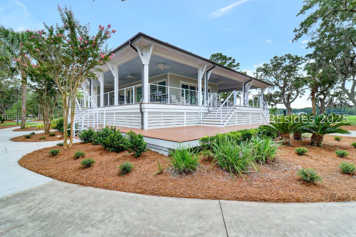 190 White Oaks Circle