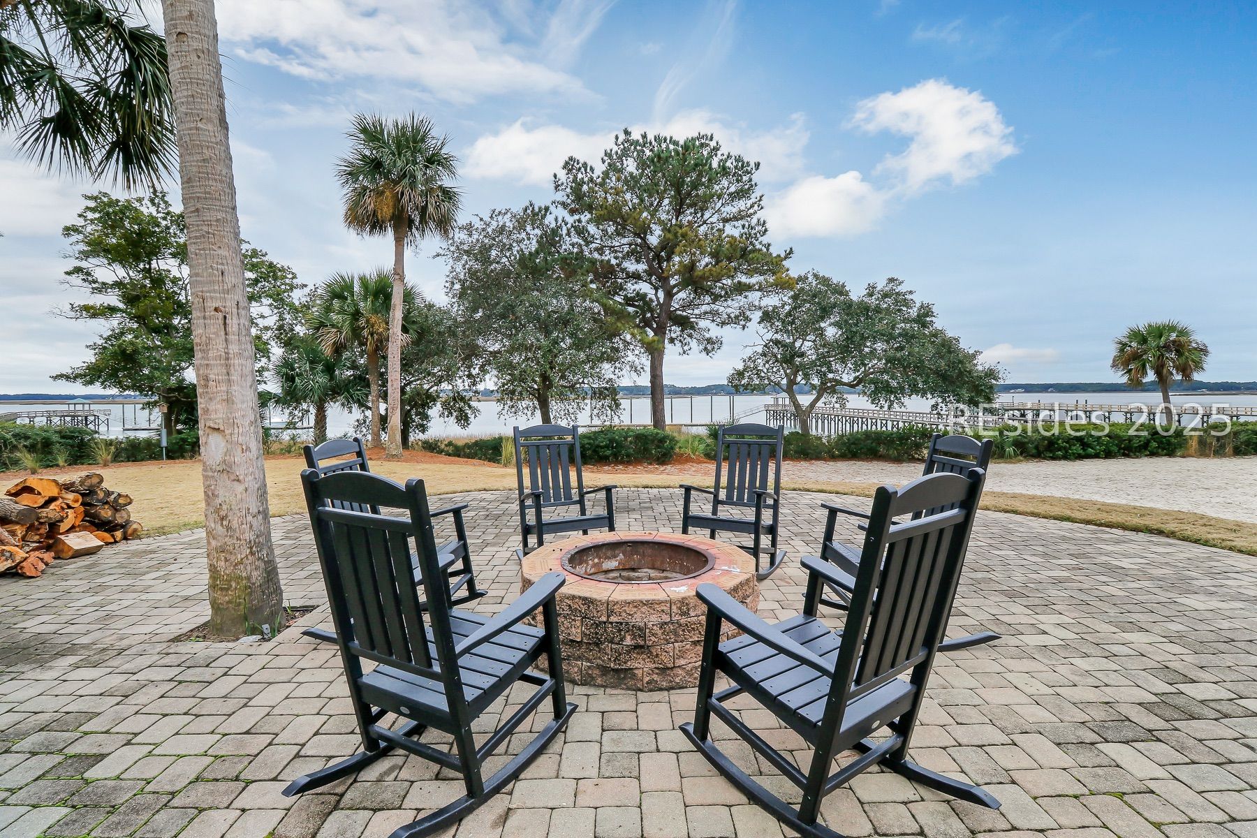 61 Winding Oak Drive