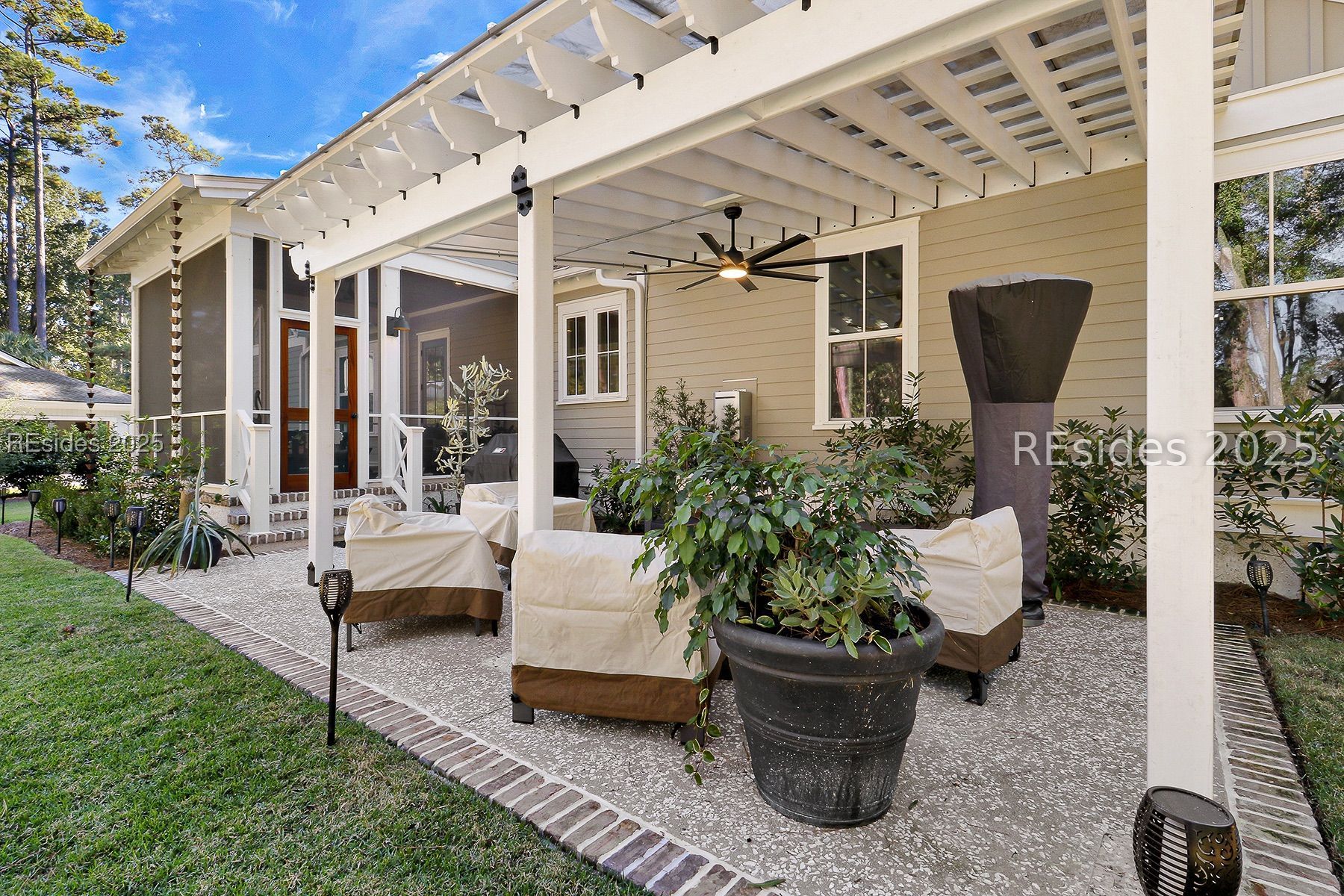 61 Winding Oak Drive