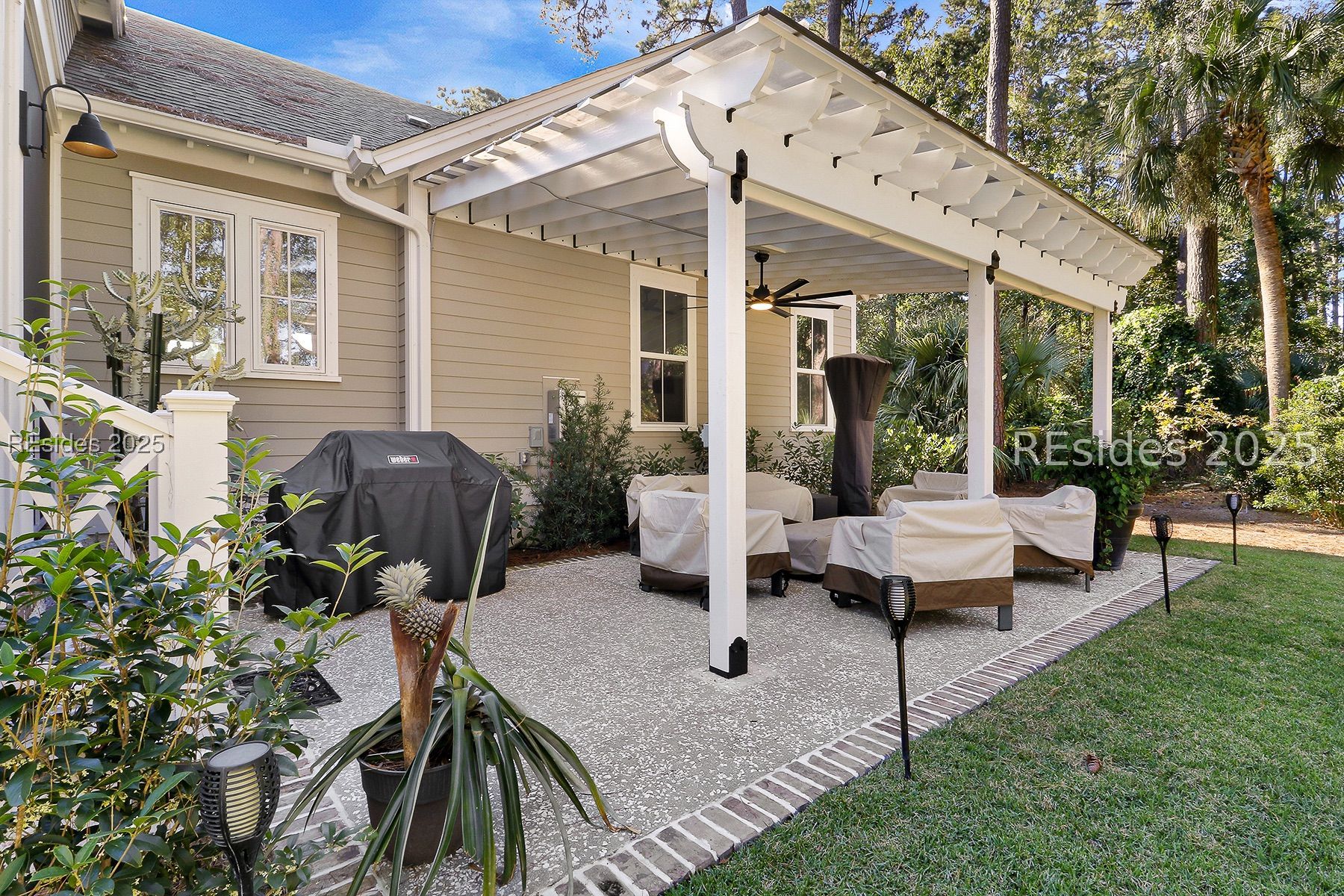 61 Winding Oak Drive