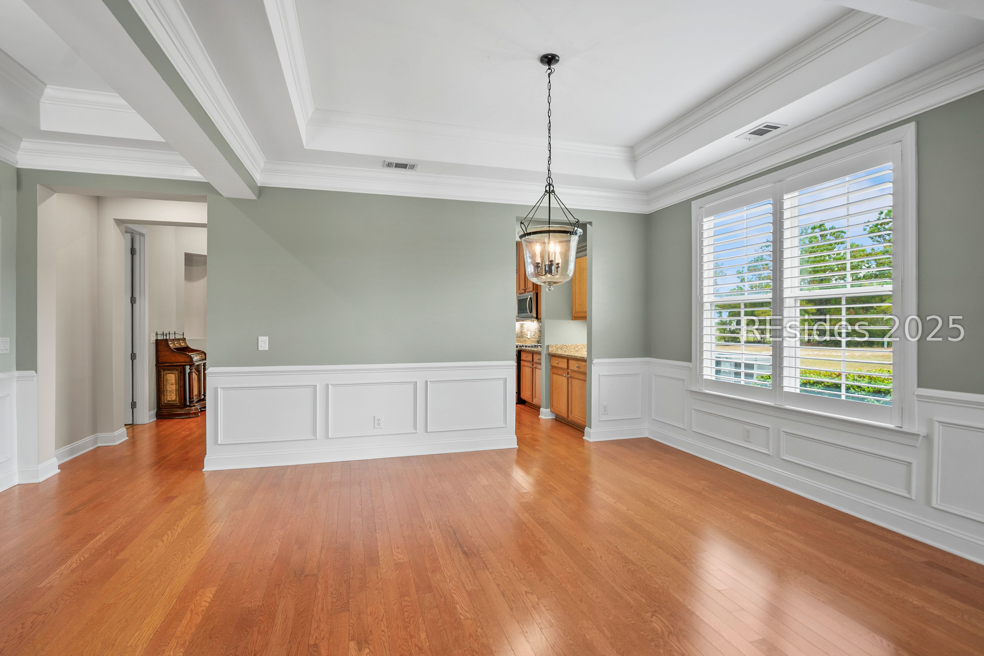 240 Garden Row Drive N