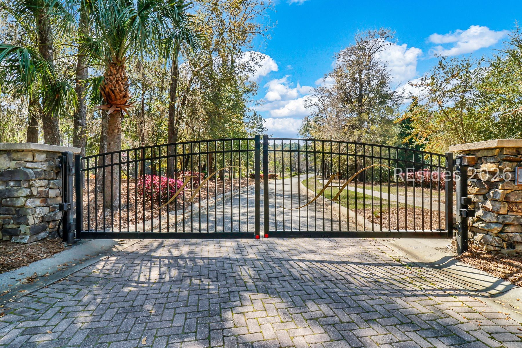 15 Rolling River Drive