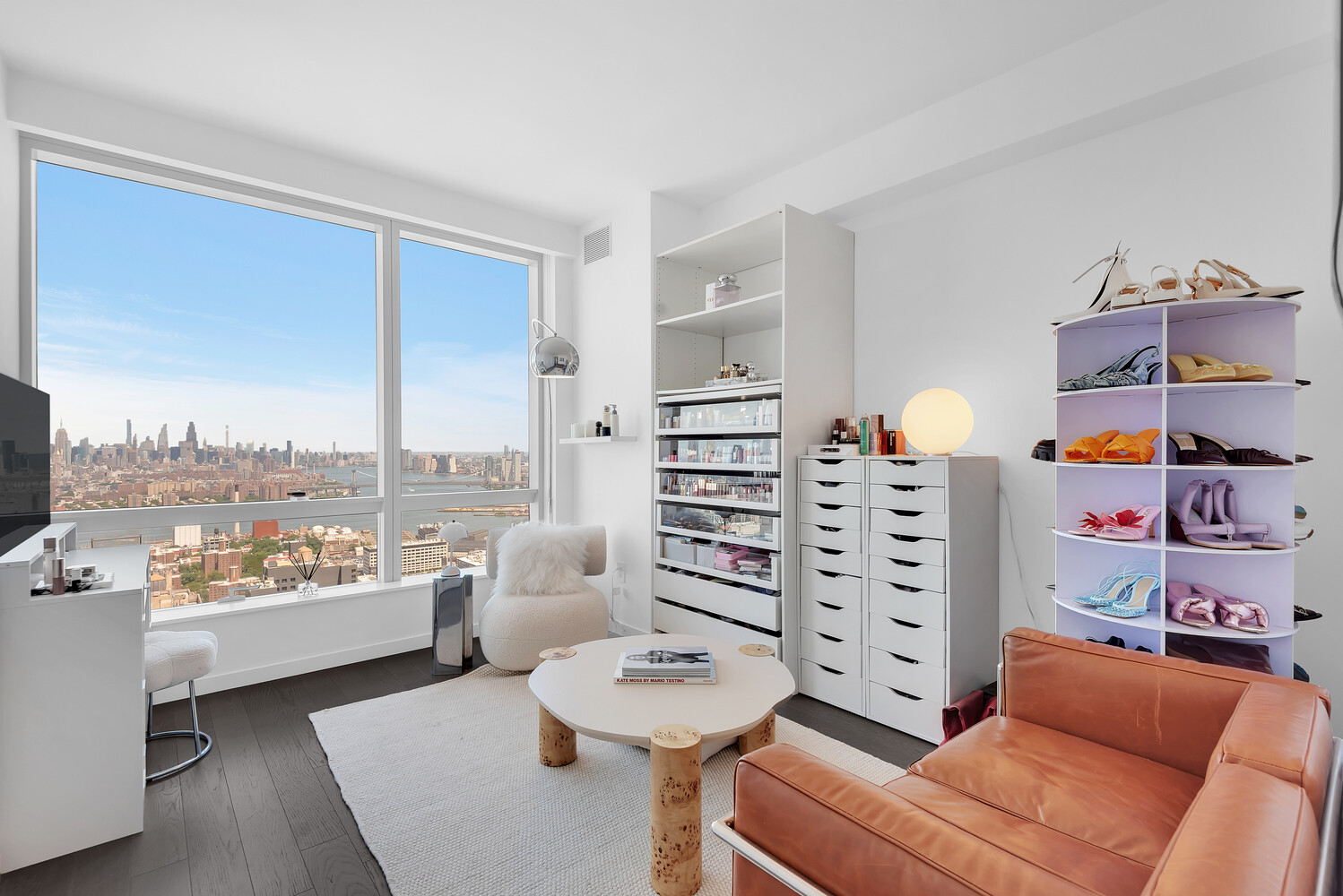 1 CITY Point 57C
