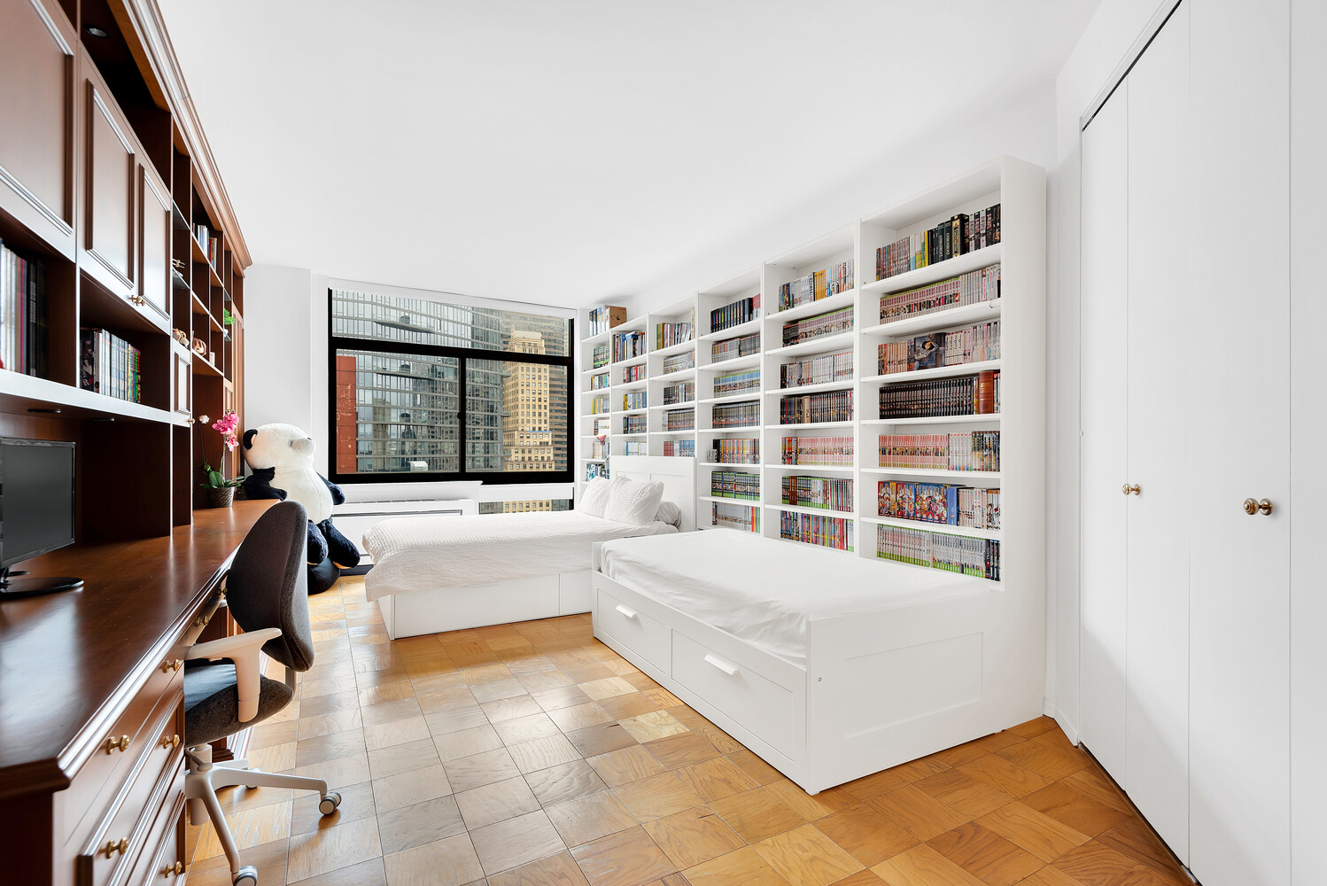 303 E 43RD Street 25B