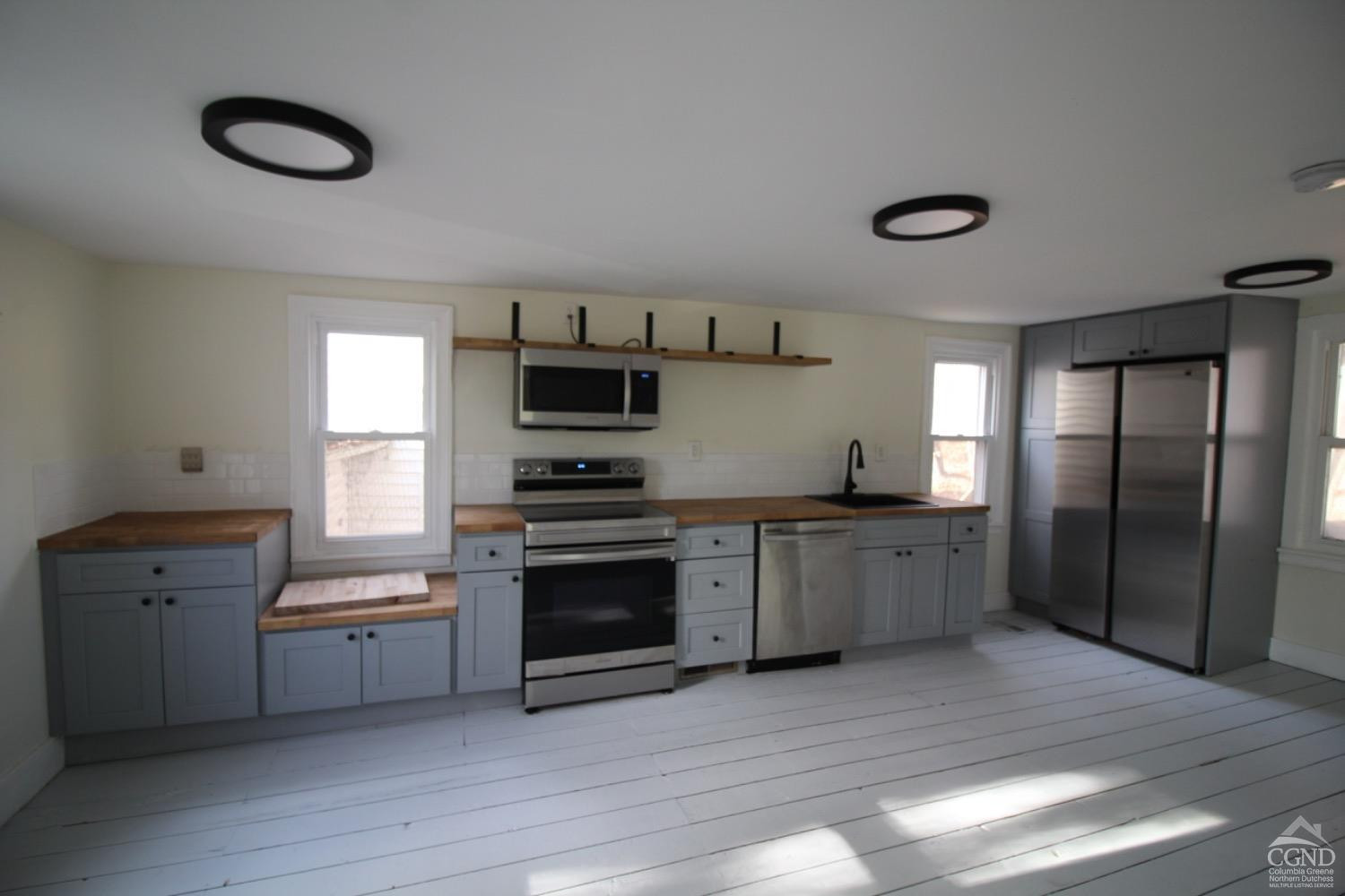 165 W Main