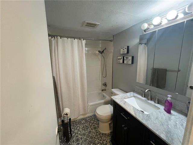 2807 Pembroke Lane Unit: C16