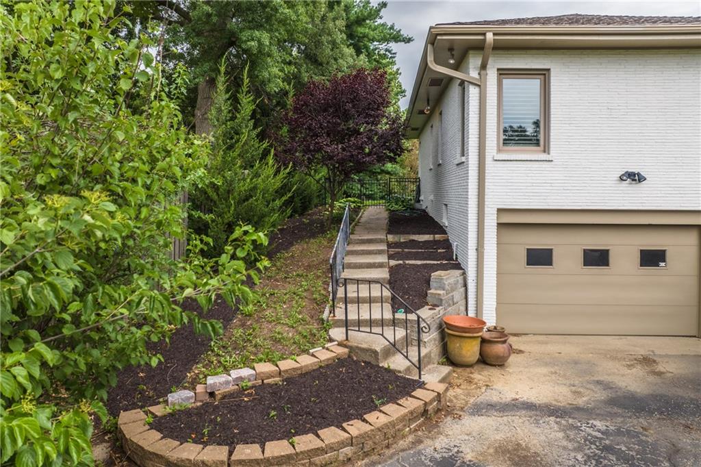 17 Lindenwood Lane