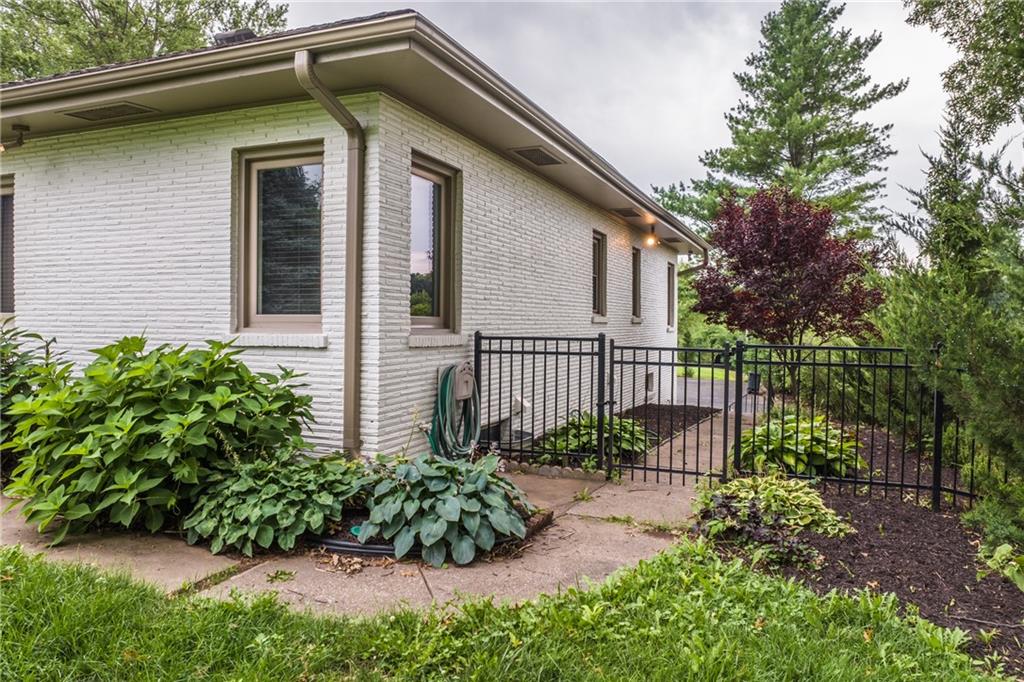 17 Lindenwood Lane