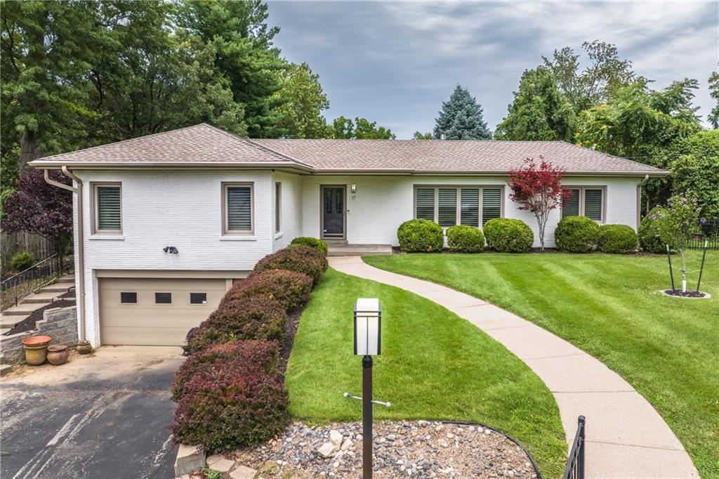 17 Lindenwood Lane