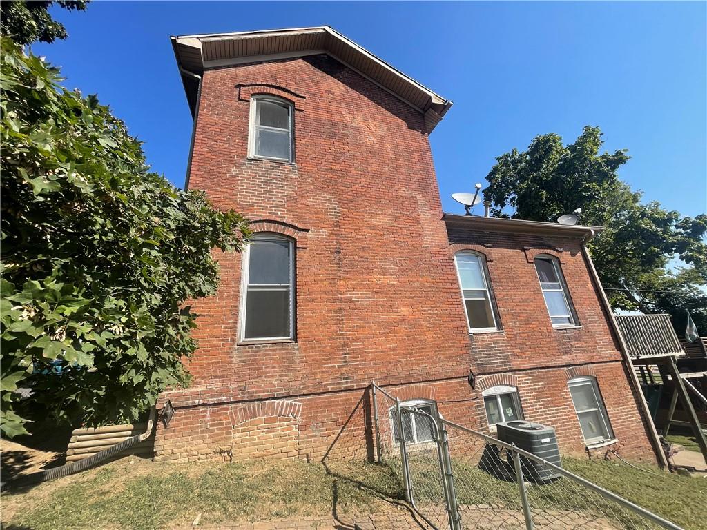 1201 N 2nd Street