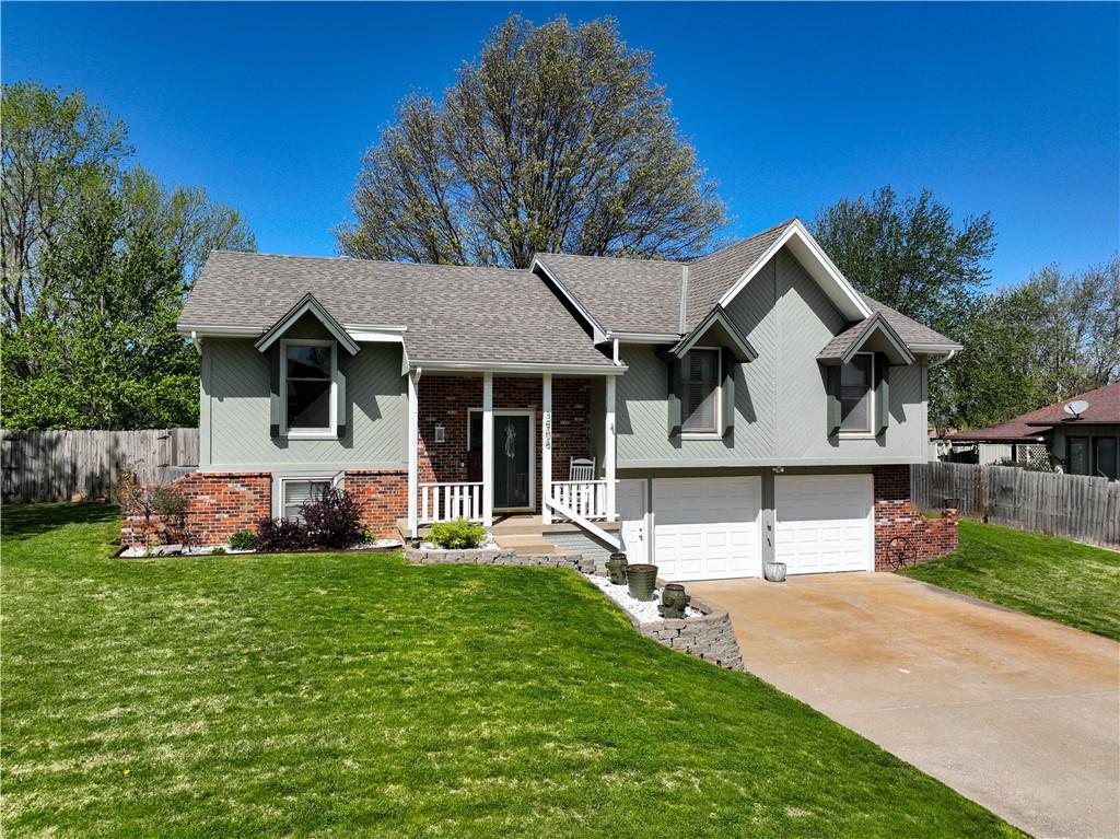 3906 E Haverill Drive