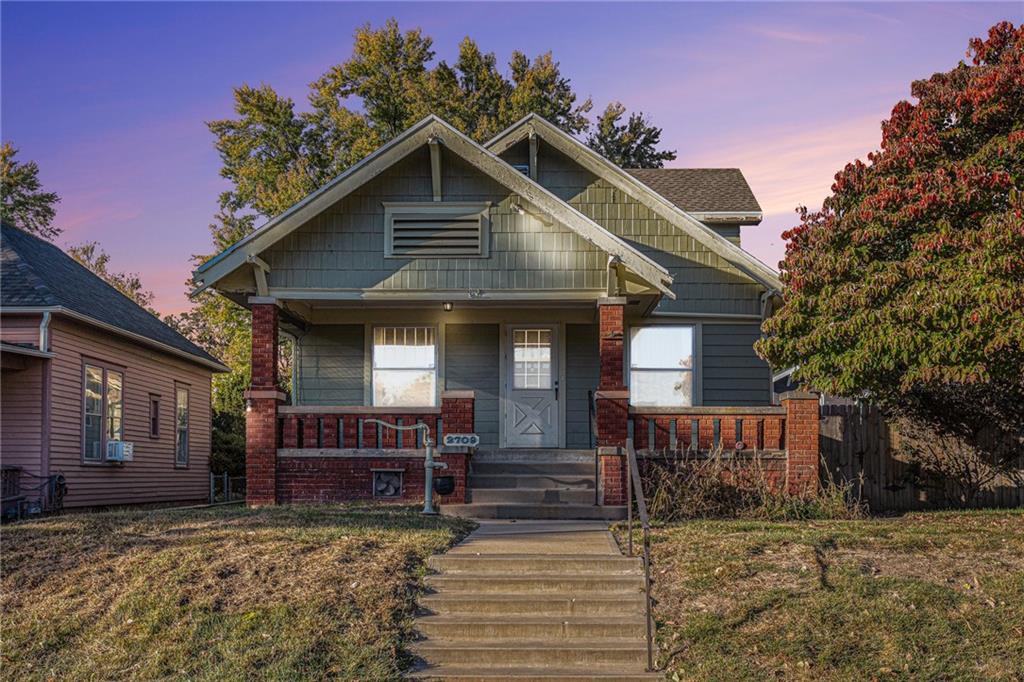 2709 Faraon Street