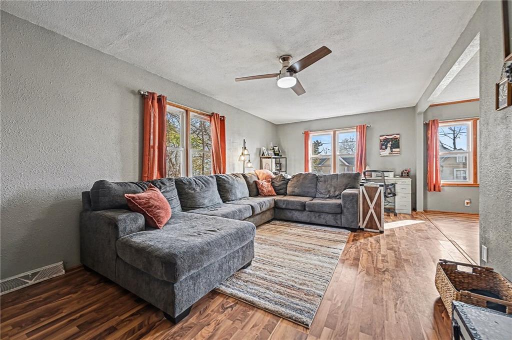 607 W US Highway 71 Highway