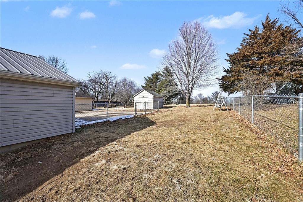 607 W US Highway 71 Highway