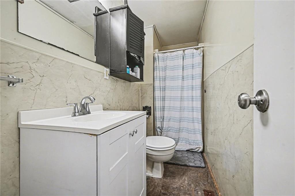 607 W US Highway 71 Highway