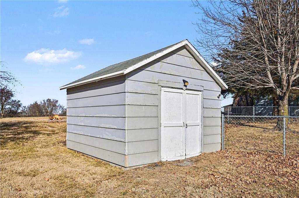 607 W US Highway 71 Highway