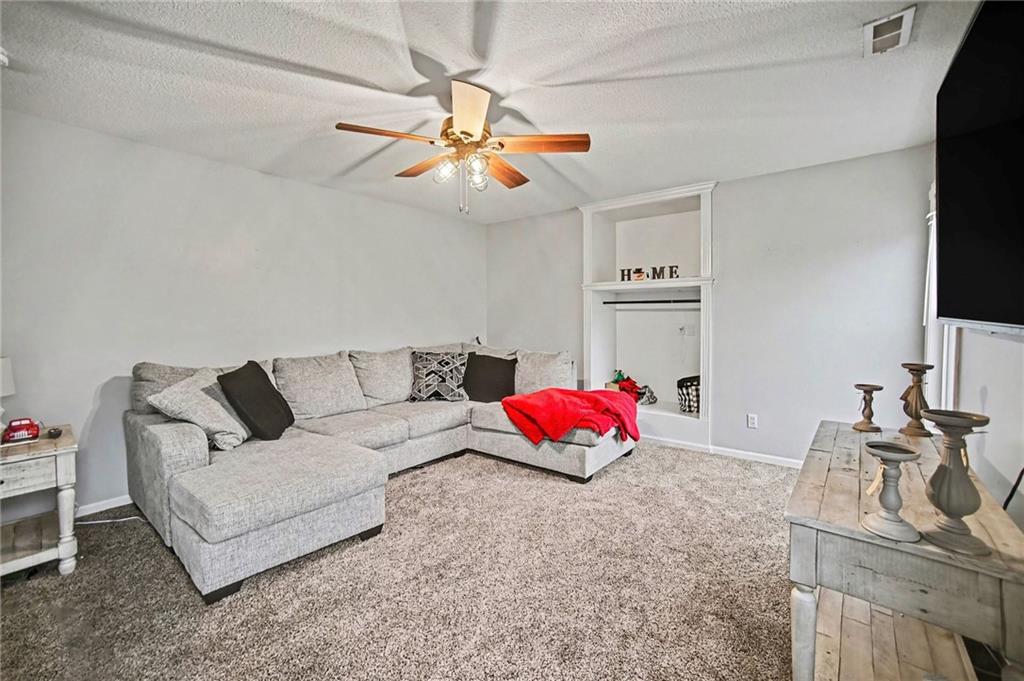 5504 Long View Drive