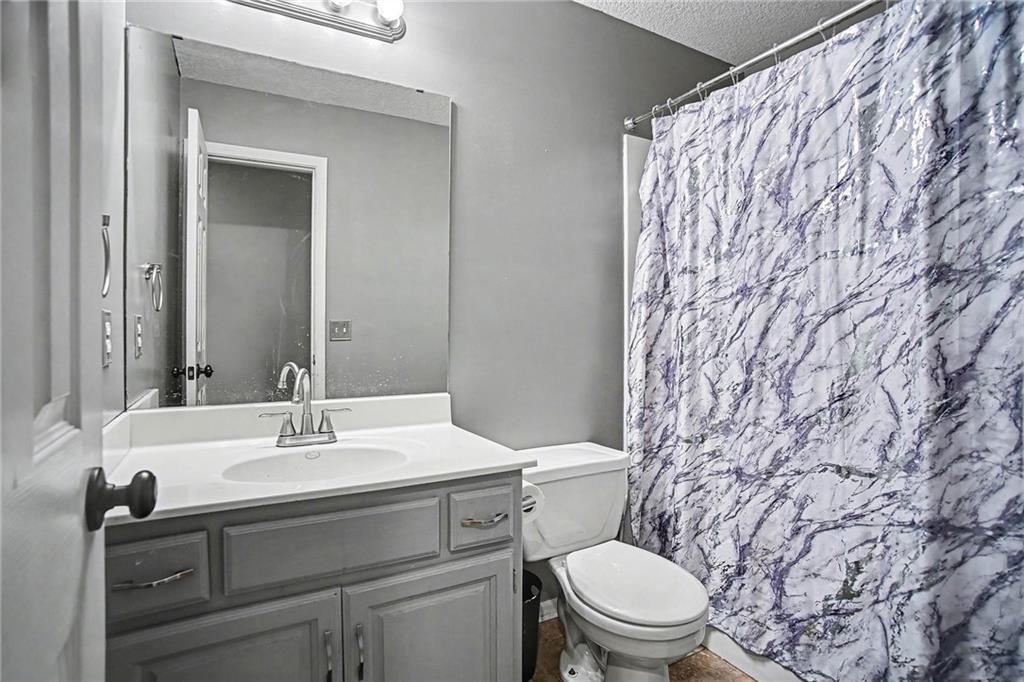 5504 Long View Drive