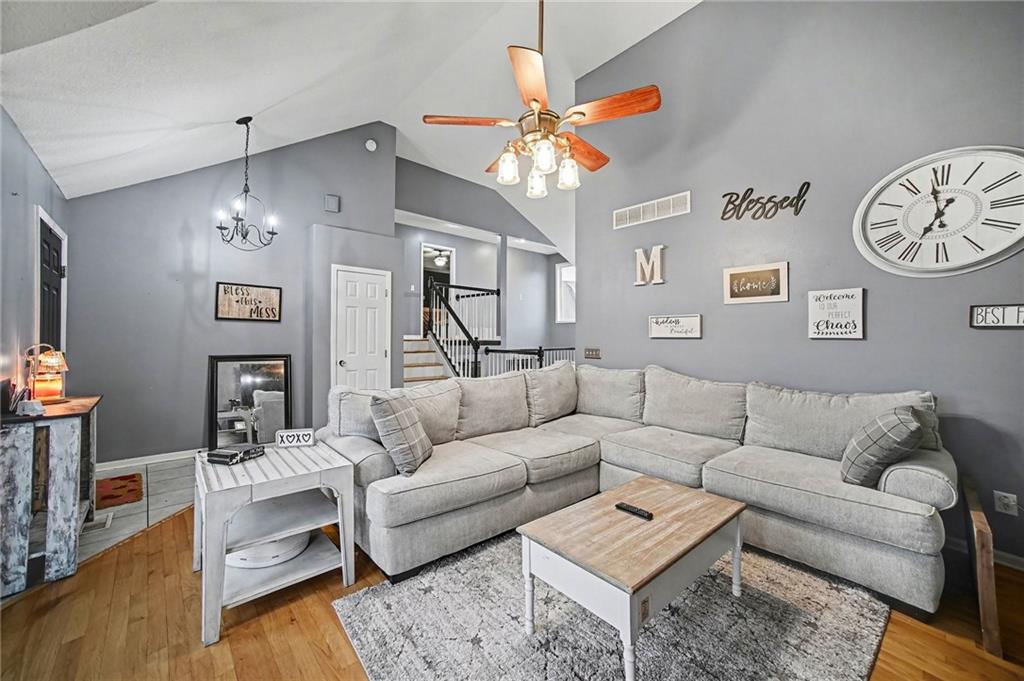 5504 Long View Drive