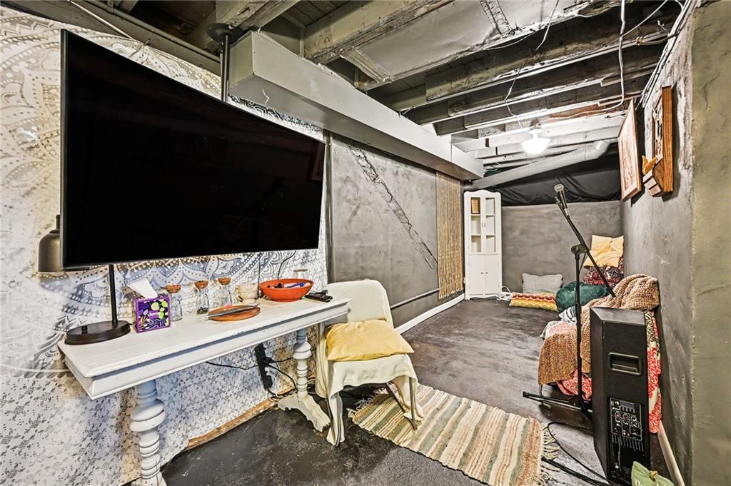 137 E Elm Street