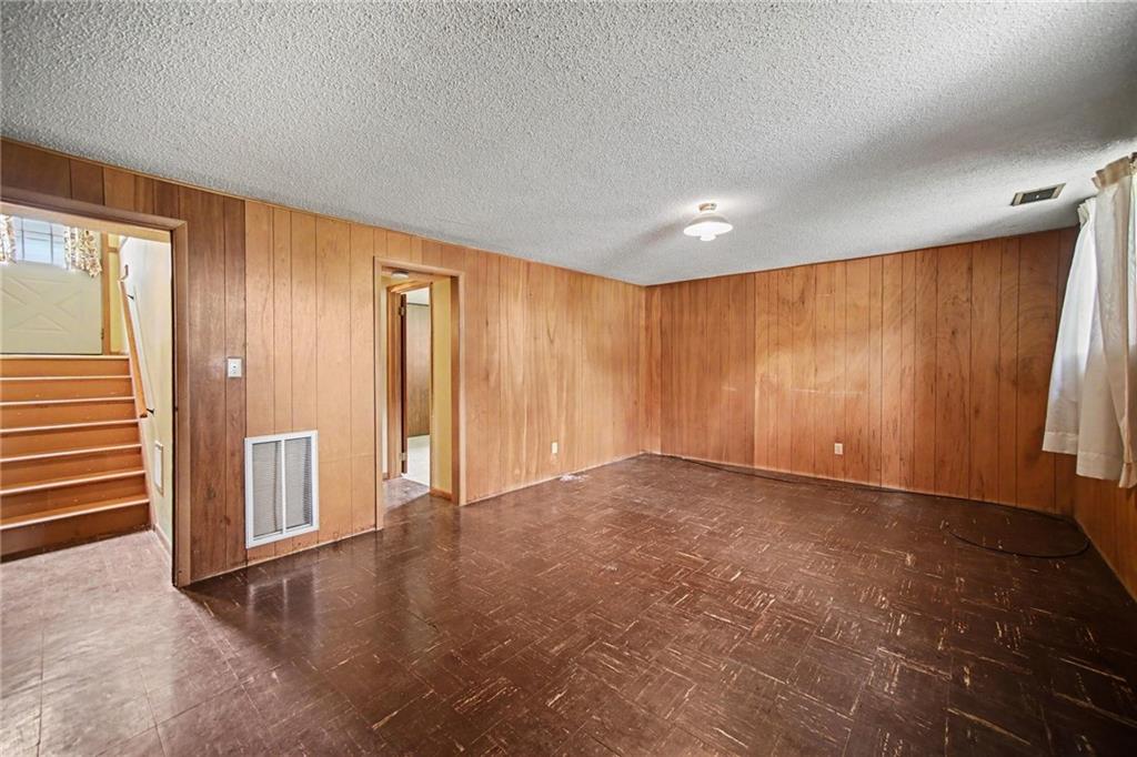 2315 Cardinal Lane