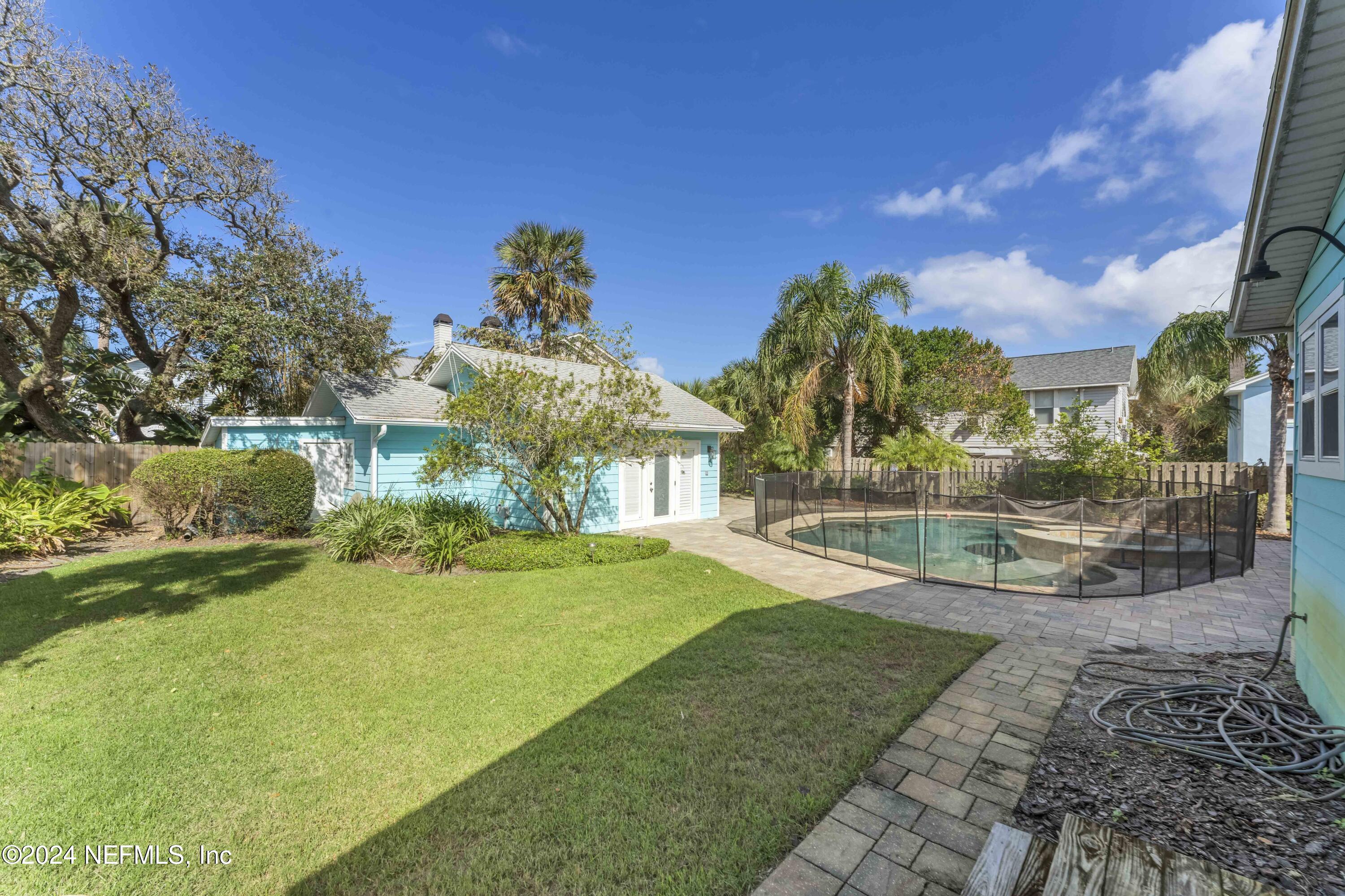 214 DAVIS Street