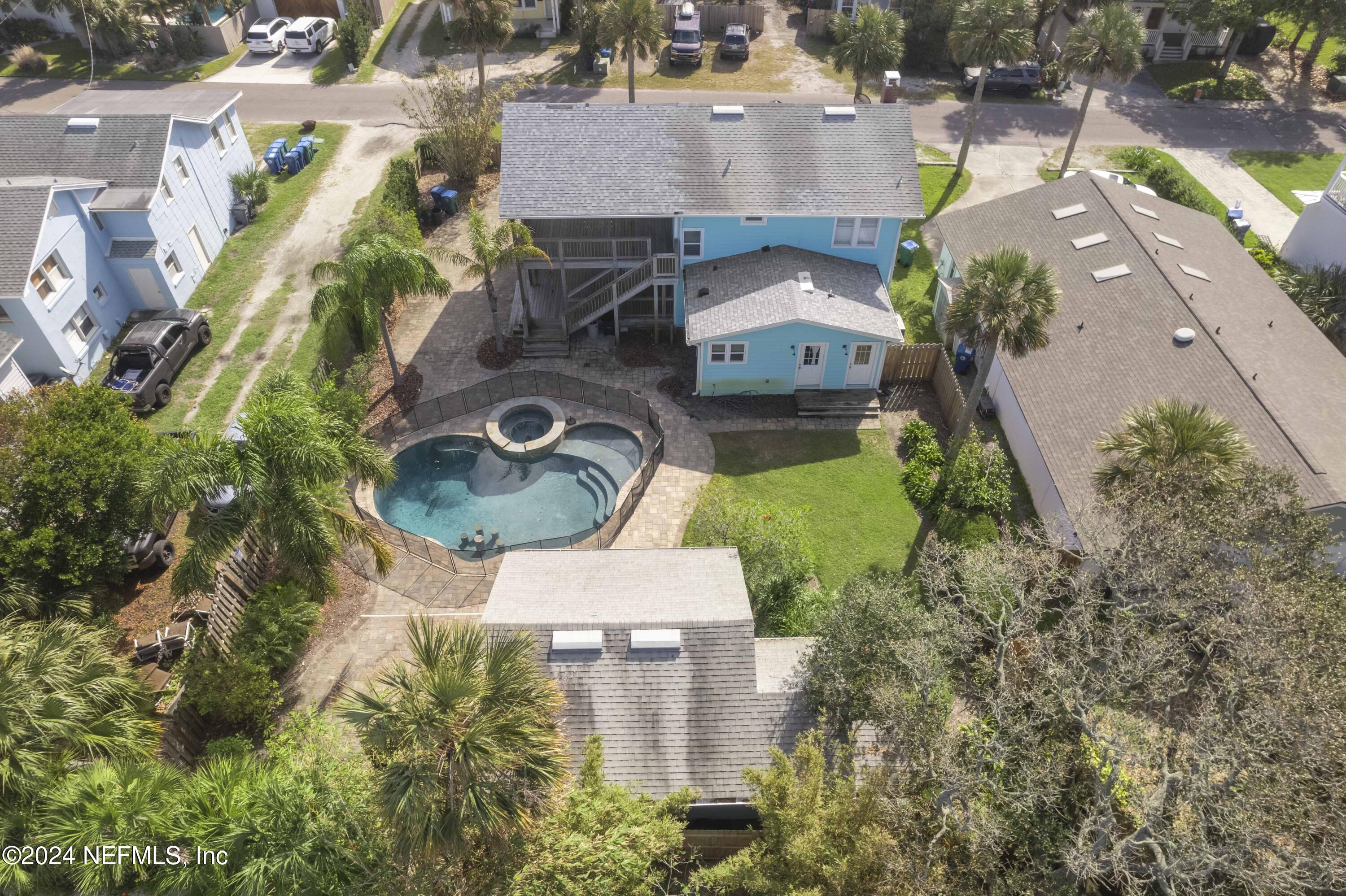 214 DAVIS Street