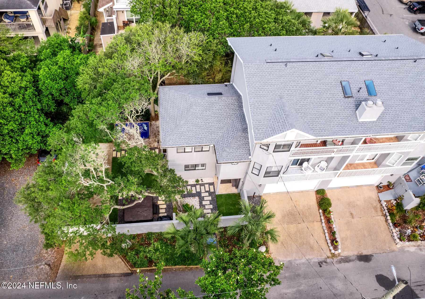 1850 BEACH Avenue